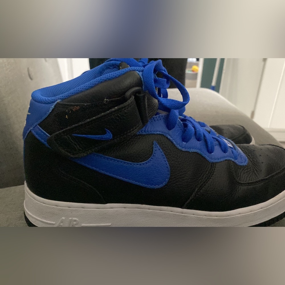 Nike men’s custom Air Force 1 size 10.5. Like new.